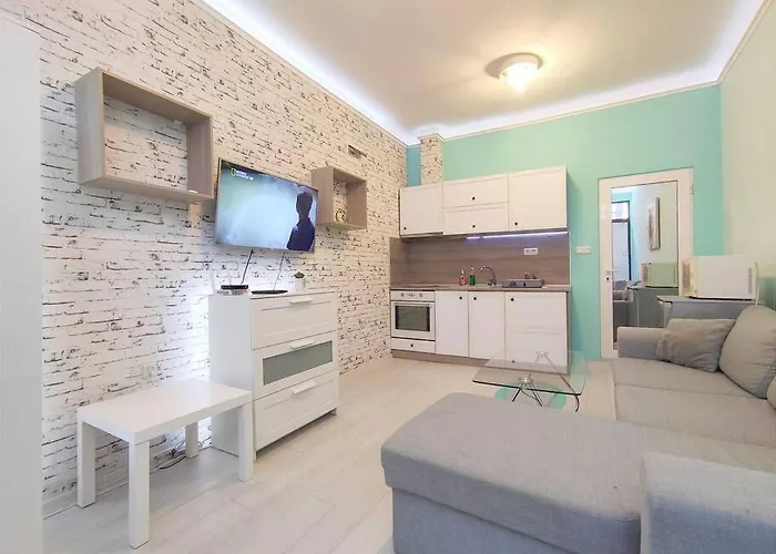 Apartman Mony Várna
